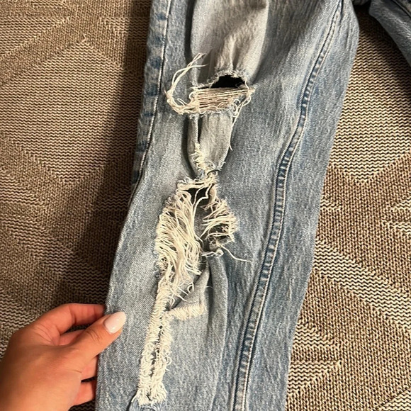 Abercrombie High Rise Mom Jean - Picture 3 of 9